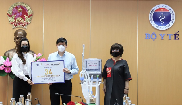 Tập đoàn TH trao tặng 34 máy thở phục vụ hồi sức tích cực bệnh nhân COVID-19 nặng - Ảnh 1.