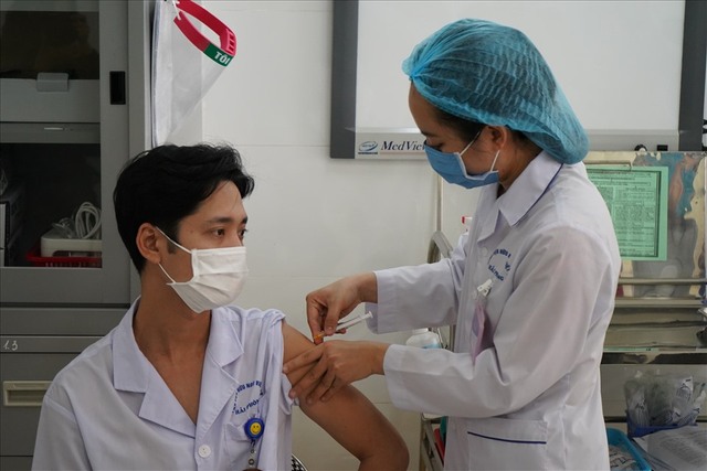 Từ ngày mai, những đối tượng nào ở Hải Phòng được tiêm vaccine Sinopharm - Ảnh 2.
