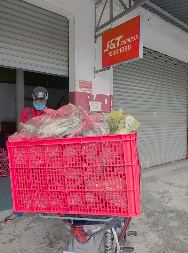 J&T Express chung tay hỗ trợ người dân gặp khó do dịch tại Tây Ninh - Ảnh 2.