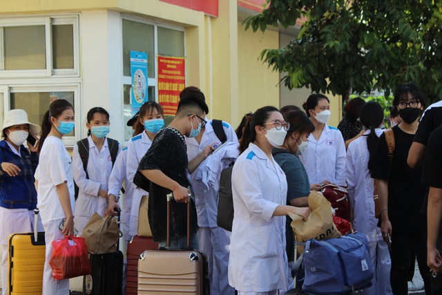 Khoảnh khắc rời đất Mỏ chi viện cho Hà Nội của đoàn y tế Quảng Ninh - Ảnh 6.