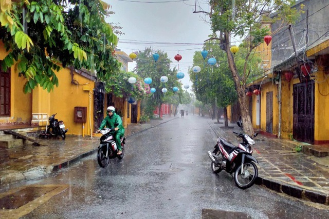 Thông tin mới nhất về bão số 5: Đà Nẵng, Hội An mưa rất to - Ảnh 4.