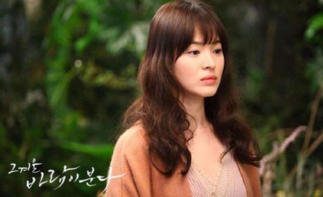 7 kiểu tóc dẫn đầu trào lưu của Song Hye Kyo - Ảnh 4.