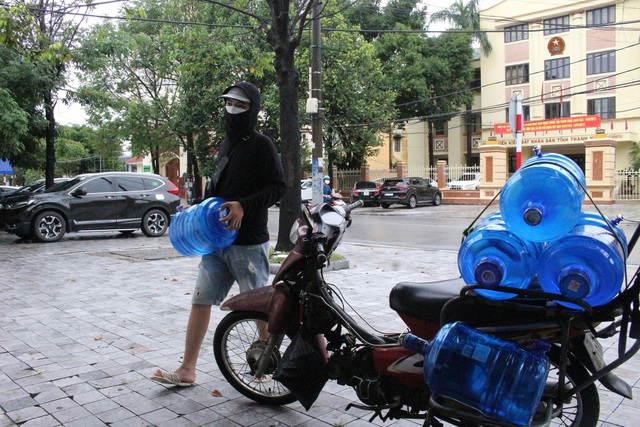 Nhịp sống người dân TP. Thanh Hóa dần trở lại sau 14 ngày thực hiện giãn cách - Ảnh 4.