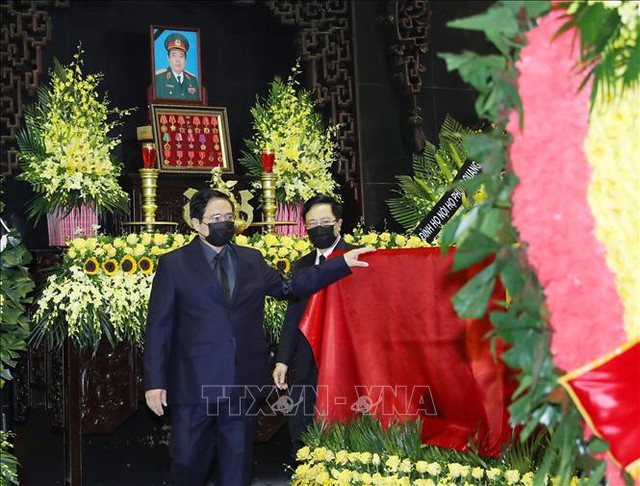 Lãnh đạo Đảng, Nhà nước viếng Đại tướng Phùng Quang Thanh - Ảnh 9. Lãnh đạo Đảng, Nhà nước viếng Đại tướng Phùng Quang Thanh - Ảnh 9.