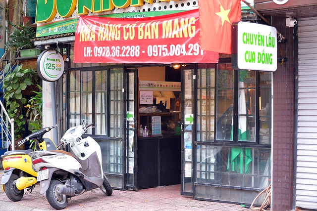 Hà Nội: Các chủ cửa hàng ăn uống than trời vì khó kinh doanh khi được mở bán mang về - Ảnh 9.