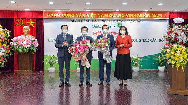 Vietcombank tổ chức lễ công bố quyết định về nhân sự lãnh đạo cấp cao - Ảnh 4.