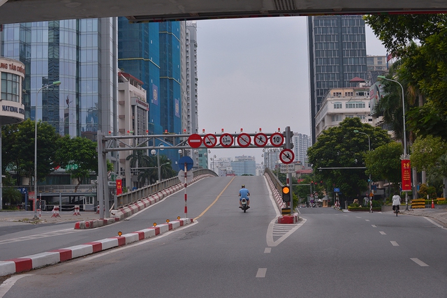 Đường phố Hà Nội ra sao trong ngày đầu đợt nghỉ lễ 2/9 - Ảnh 8.