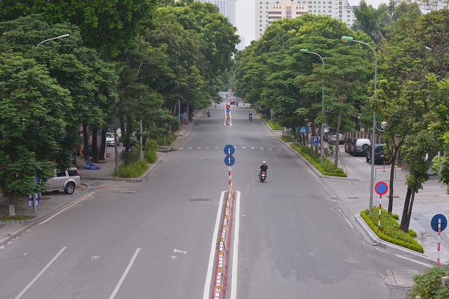 Đường phố Hà Nội ra sao trong ngày đầu đợt nghỉ lễ 2/9 - Ảnh 10.