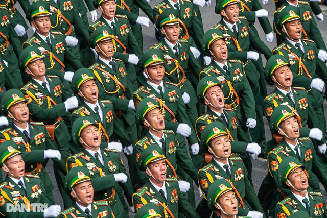 Ngắm Lễ diễu binh hùng tráng, rộn ràng đường phố Thủ đô dịp Quốc khánh 2015 - Ảnh 26.
