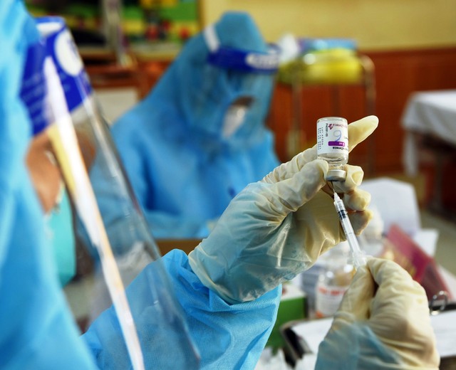 Nghệ An đã tiêm hơn 330 ngàn liều vaccine cho người dân - Ảnh 6.