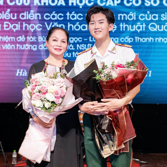 Hotboy Việt đang được giới trẻ Lào săn lùng là ai? - Ảnh 5.