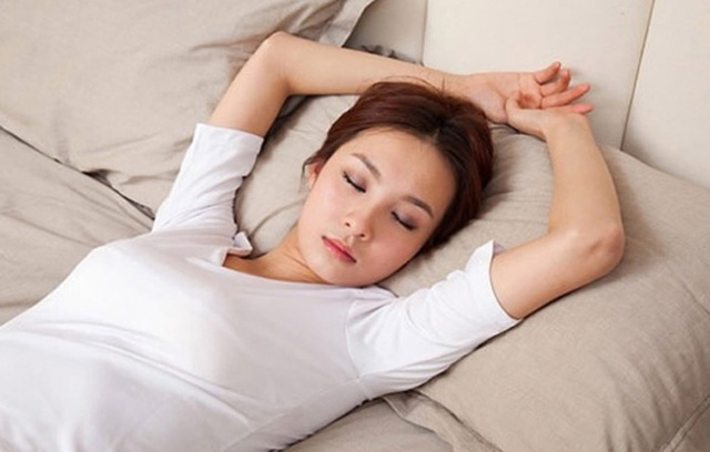Mất ngủ do thói quen xấu, 5 tác hại đáng sợ xảy ra nếu bạn cứ lặp lại thường xuyên - Ảnh 3.