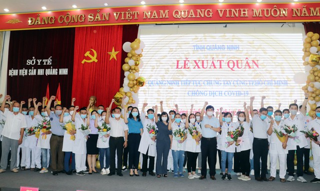 Tạm biệt người thân, 70 cán bộ, nhân viên y tế Quảng Ninh nam tiến hỗ trợ TP. HCM chống dịch - Ảnh 2.