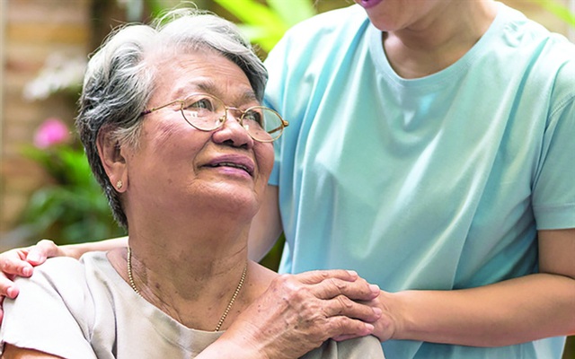 Mẹ chồng đã khơi dậy lòng trắc ẩn trong tôi - Ảnh 1.