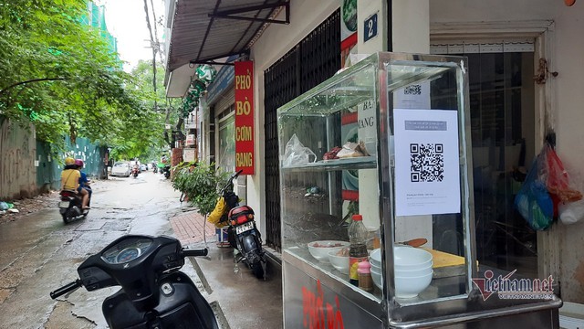 Hàng quán Hà Nội thực hiện việc quét QR Code khi giao dịch - Ảnh 12.
