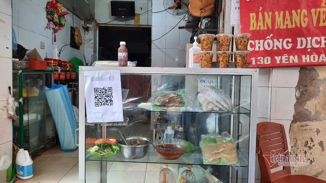 Hàng quán Hà Nội thực hiện việc quét QR Code khi giao dịch - Ảnh 14.