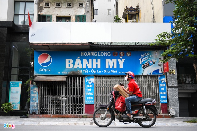 Những hàng ăn nổi tiếng ở Hà Nội sau khi nới lỏng giãn cách - Ảnh 4.