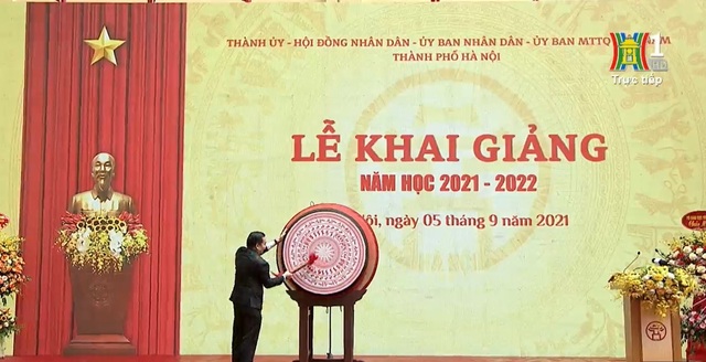 Xúc động Lễ khai giảng đặc biệt nhất tại Hà Nội dù chỉ trực tiếp trên truyền hình - Ảnh 2.
