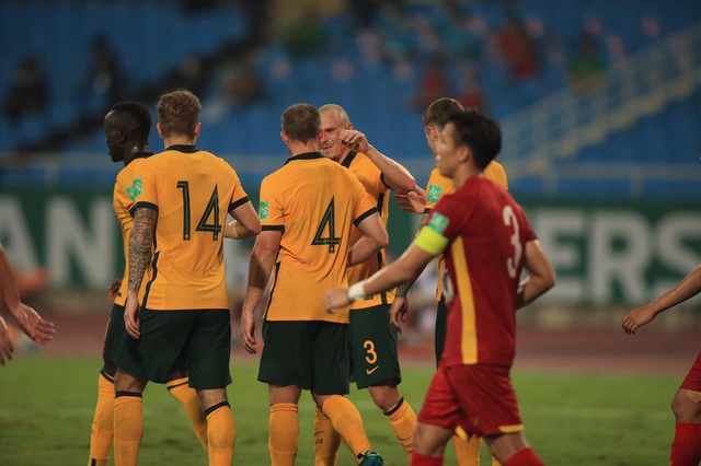Việt Nam 0-1 Australia: VAR khước từ quả penalty, Việt Nam thi đấu quả cảm trước Australia - Ảnh 4.