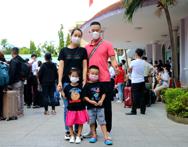Thừa Thiên Huế tiếp tục chi viện 41 cán bộ y tế hỗ trợ Bình Dương chống dịch - Ảnh 8.