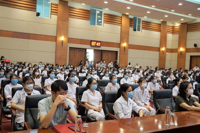 Hải Phòng cử 200 bác sỹ, điều dưỡng, sinh viên ngành y chi viện cho Hà Nội chống dịch COVID-19 - Ảnh 3.
