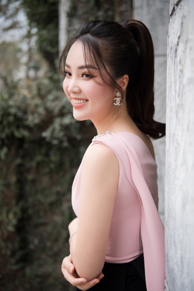 Vóc dáng, làn da của Á hậu Thụy Vân &quot;lột xác&quot; sau 14 năm thi Hoa hậu Việt Nam nhờ chế độ ăn đặc biệt - Ảnh 11.