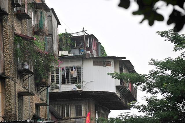 Từ nay đến hết 2025, những chung cư cũ này ở Hà Nội sẽ được ưu tiên cải tạo, xây dựng lại - Ảnh 2.