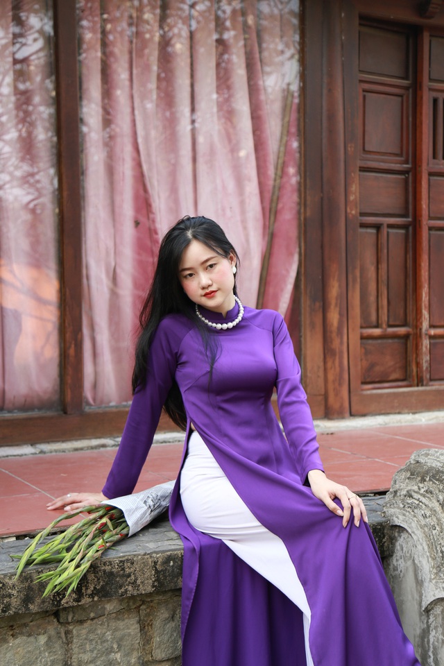 Vượt hàng chục cây số, nhiều bạn trẻ hào hứng 'check in' với trang phục truyền thống Việt Nam - Ảnh 9.
