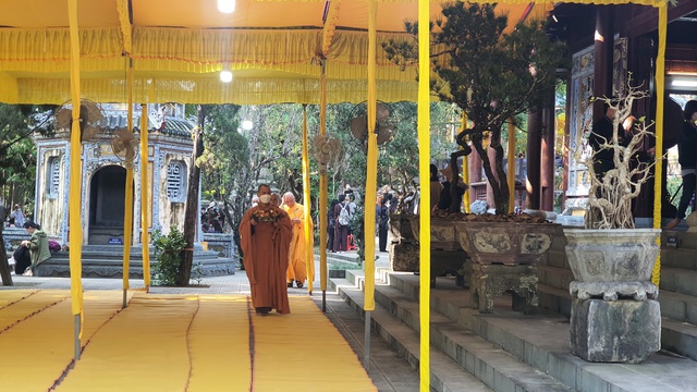 Những hình ảnh xúc động tại lễ Nhập kim quan Thiền sư Thích Nhất Hạnh - Ảnh 2.