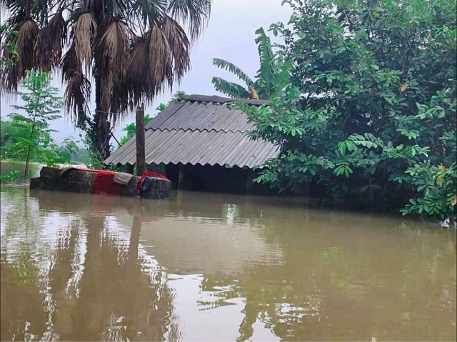 Thanh Hóa: Hàng trăm hộ dân thôn Kén bị cô lập - Ảnh 1.