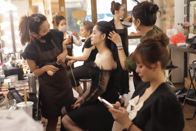 Makeup Artist Nguyễn Bảo Linh: Nghề trang điểm, cánh cửa tương lai luôn rộng mở - Ảnh 2.