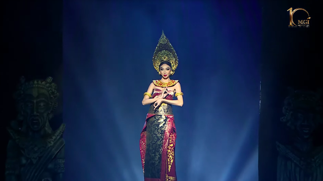 &quot;Đọ&quot; thần thái nữ thần của Thùy Tiên và Đoàn Thiên Ân trong trang phục Bali - Ảnh 2.