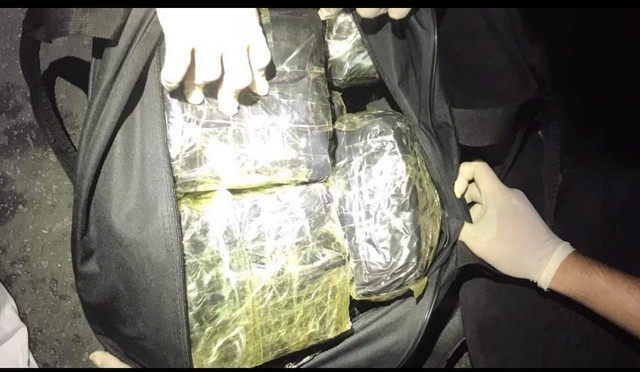 Bắt hai thanh niên ôm 30 kg ma túy 