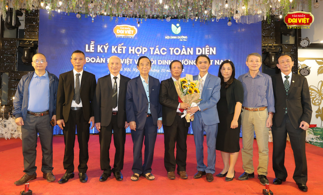 Doanh nhân Việt Nam với sứ mệnh phụng sự vì sức khỏe cộng đồng người Việt - Ảnh 1.