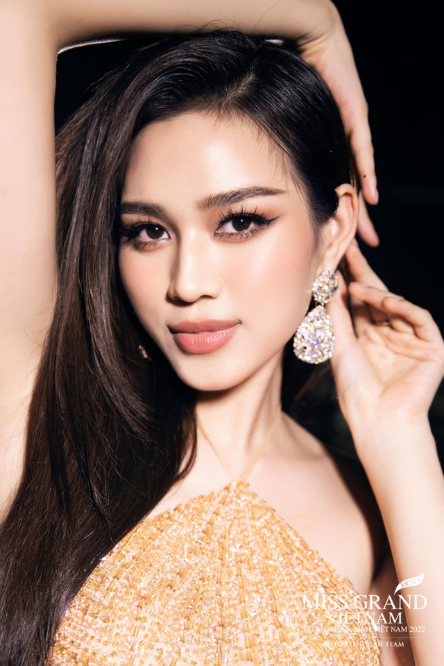 Nhan sắc 2 Hoa hậu 9X nổi bật trong đám hỏi Đỗ Mỹ Linh - Ảnh 6.