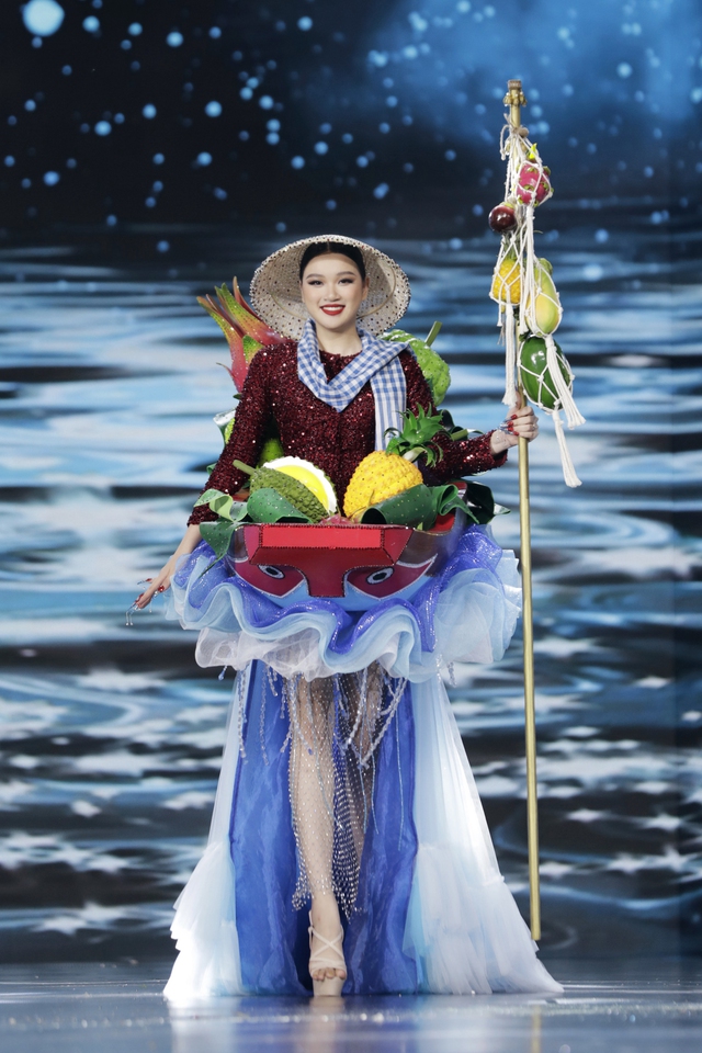 Chiêm ngưỡng lại những lần ẩm thực Việt thổi hồn cho các bộ trang phục dân tộc tại đấu trường hoa hậu - Ảnh 12.
