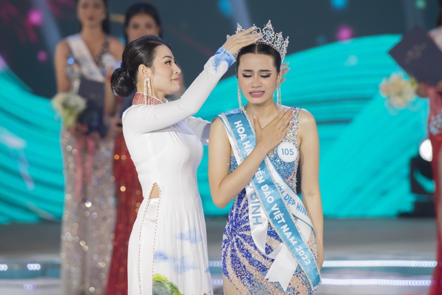 Đinh Như Phương bật khóc khi đăng quang Hoa hậu Biển đảo Việt Nam 2022 - Ảnh 2. Đinh Như Phương bật khóc khi đăng quang Hoa hậu Biển đảo Việt Nam 2022 - Ảnh 2.