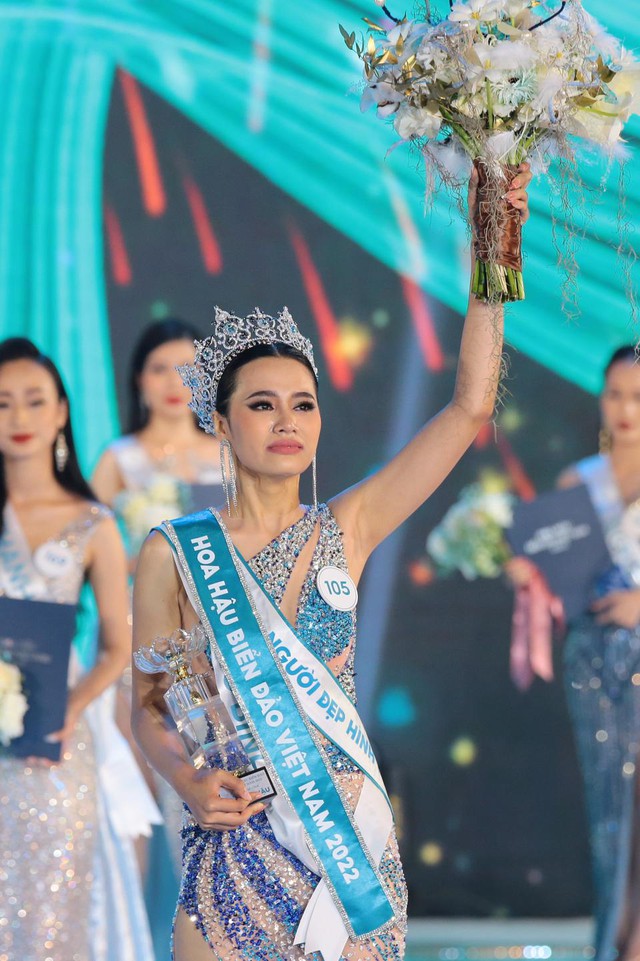 Đinh Như Phương bật khóc khi đăng quang Hoa hậu Biển đảo Việt Nam 2022 - Ảnh 5. Đinh Như Phương bật khóc khi đăng quang Hoa hậu Biển đảo Việt Nam 2022 - Ảnh 5.