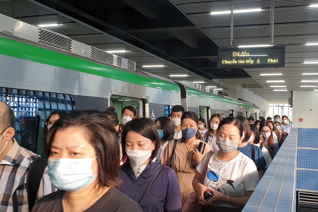 7 bước thanh toán không dùng tiền mặt khi mua vé tàu điện trên cao từ 1/8- Ảnh 2. 7 bước thanh toán không dùng tiền mặt khi mua vé tàu điện trên cao từ 1/8- Ảnh 2.