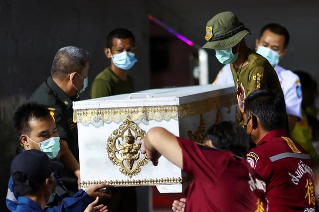Vụ xả súng khiến ít nhất 35 người thiệt mạng ở Thái Lan: Nhân viên cứu hộ kể cảnh tượng kinh hoàng gây ám ảnh - Ảnh 4.