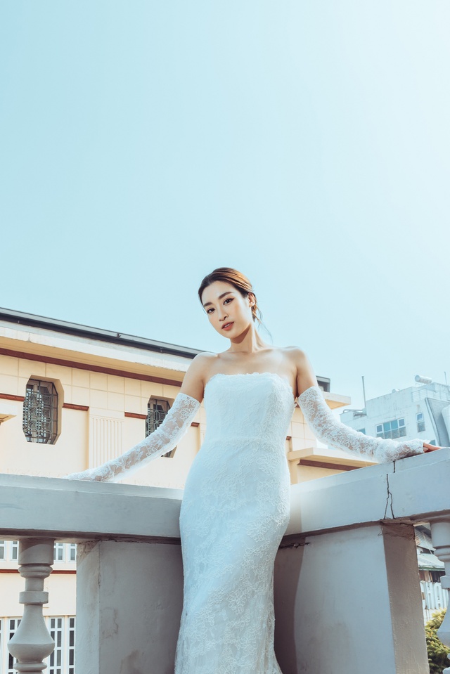 Giữa tin đồn 'cô dâu tháng 10', Đỗ Mỹ Linh khoe ảnh váy cưới của nhà mốt nổi tiếng thế giới - Ảnh 8.
