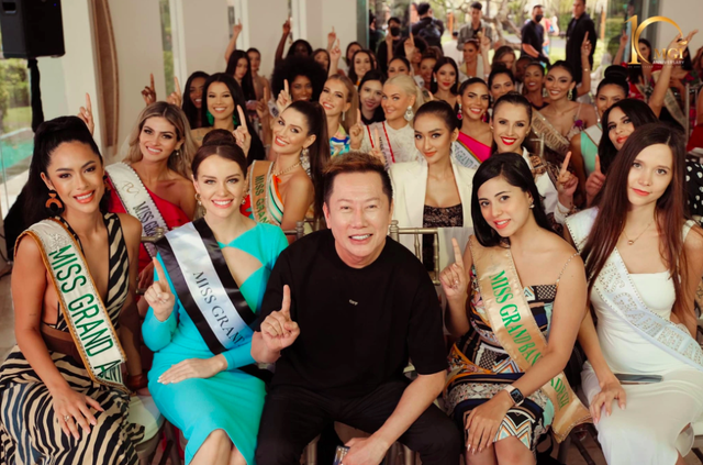 Bất chấp điều cấm ở Indonesia, Miss Grand International vẫn thi áo tắm - Ảnh 1.