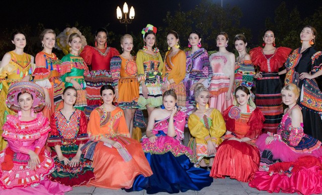 Dàn người đẹp quốc tế của Hoa hậu Du lịch thế giới khoe sắc trong trang phục dân tộc Việt Nam - Ảnh 6.