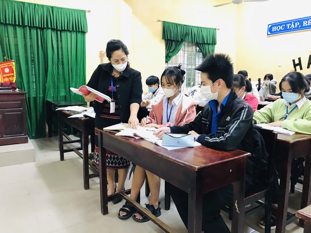 Cô giáo PA KÔ 11 năm “gieo chữ” cho học sinh trên dãy núi Trường Sơn - Ảnh 2.