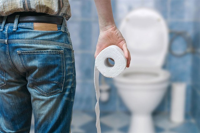 8 điều 'cấm kỵ' khi đi vệ sinh mà bạn thường xuyên mắc phải!  - Ảnh 3.