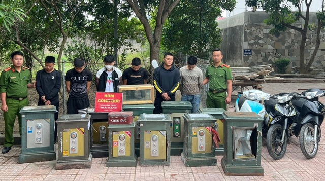 Nghệ An: Bắt ổ nhóm chuyên trộm két sắt tại nhà chùa - Ảnh 1.