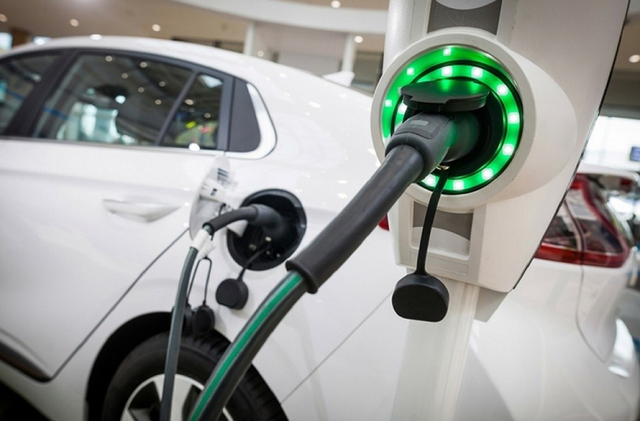 Đề xuất giảm giá điện cho người sử dụng ô tô điện - Ảnh 2.