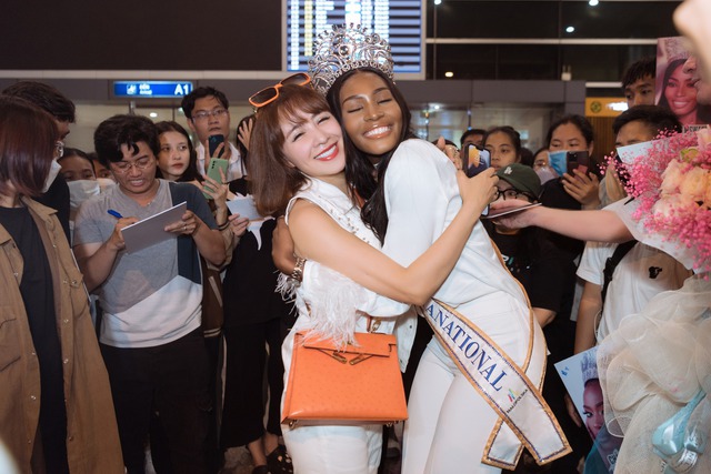 Lalela Mswane - Hoa hậu Siêu quốc gia 2022 bất ngờ đến Việt Nam - Ảnh 4.