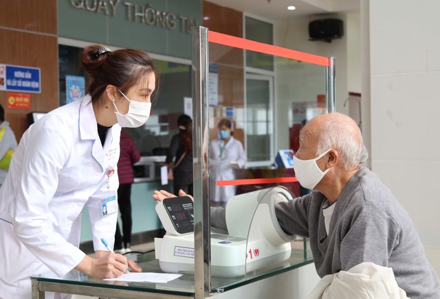 BHXH TP Hà Nội ký hợp đồng khám, chữa bệnh với 187 cơ sở y tế - Ảnh 1.