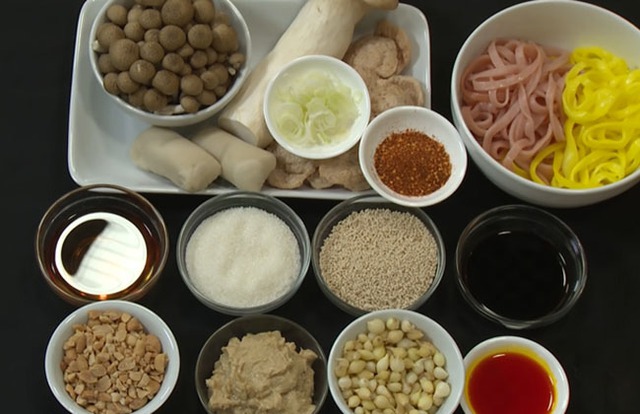 Mì Quảng được công nhận là giá trị ẩm thực Châu Á, lưu ngay công thức đơn giản chế biến cho gia đình - Ảnh 4.